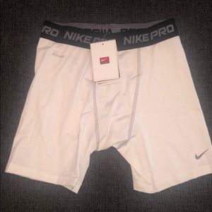 Nike Accessories - Boys XL Nike Pros Nike Accessories - Boys XL Nike Pros